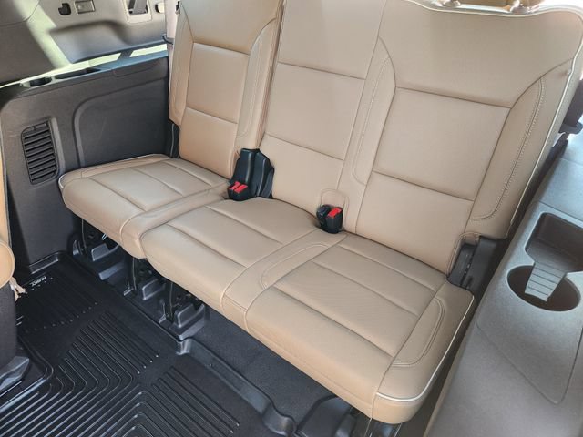 Used 2023 Chevrolet Suburban Premier w/ Premium Package AWD/4WD image 33
