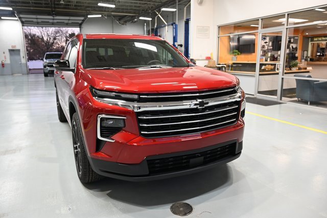 New 2026 Chevrolet Traverse LT w/ Driver Confidence Package image 3