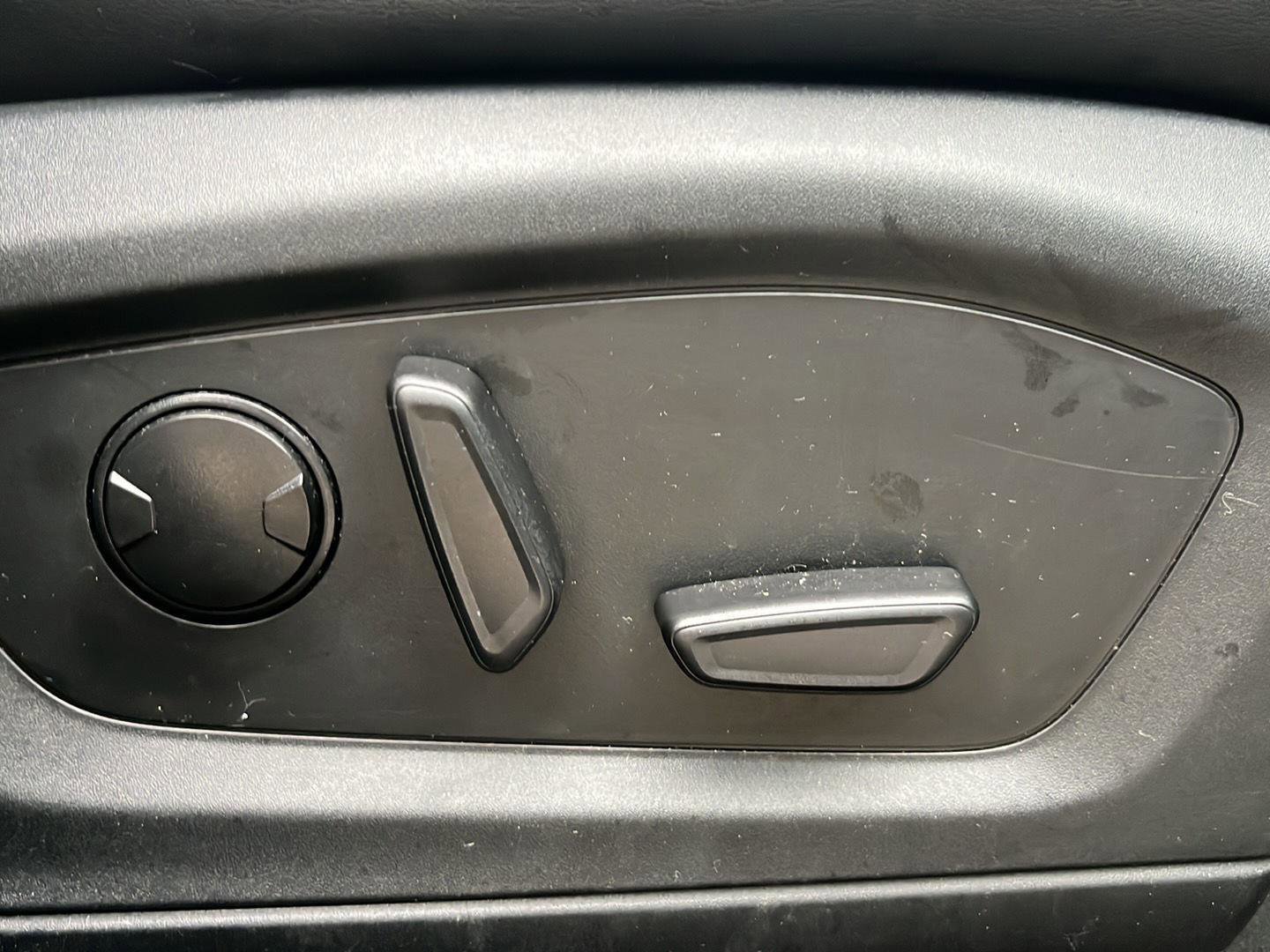 Used 2023 Ford Explorer XLT w/ Equipment Group 202A image 31