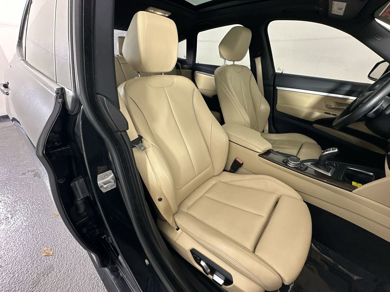 Used 2017 BMW 330i Gran Turismo xDrive image 31