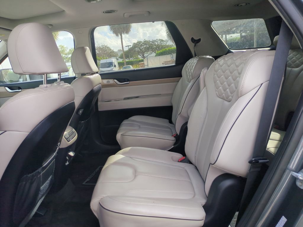 Used 2022 Hyundai Palisade Limited image 16