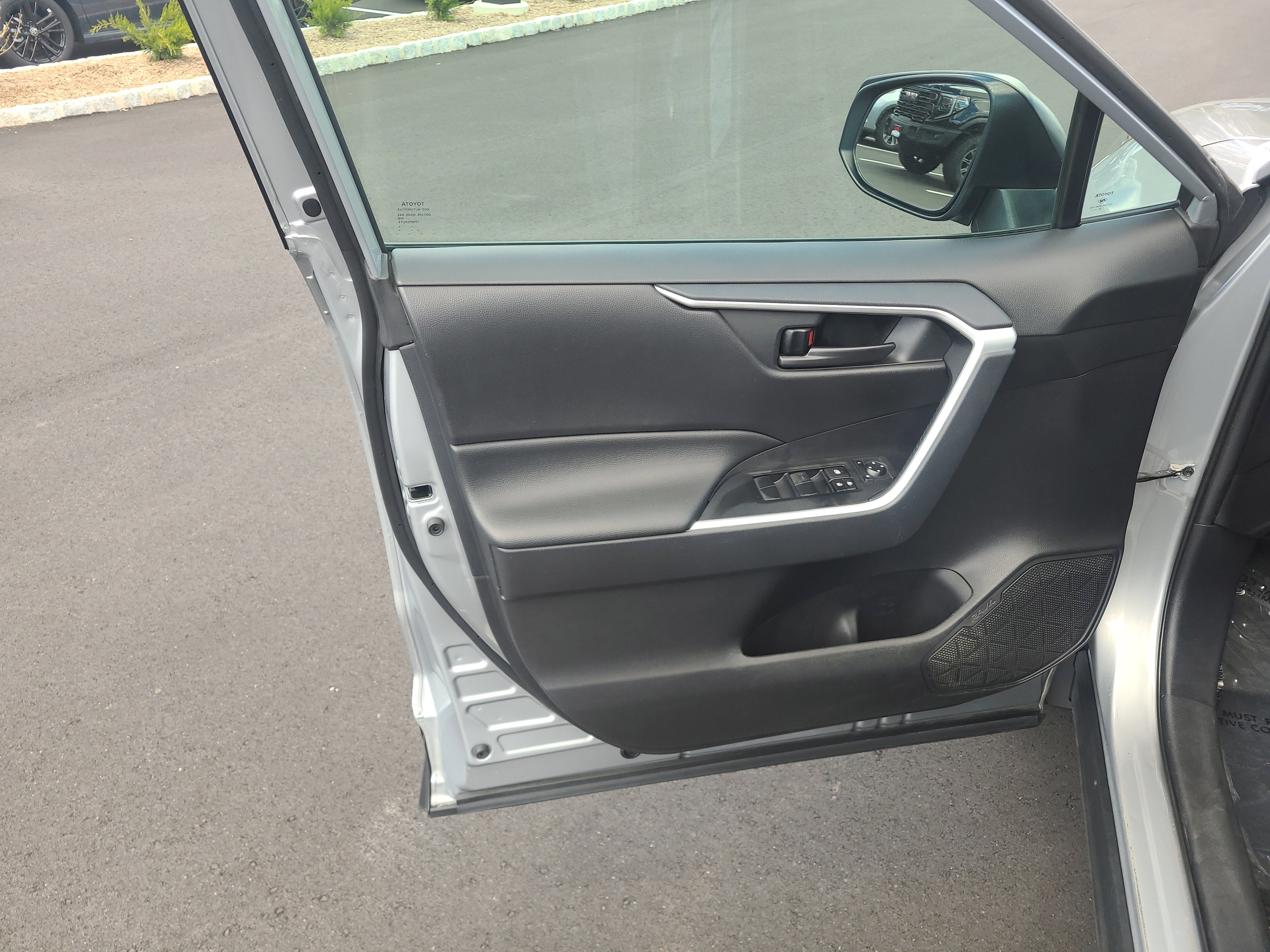 Certified 2021 Toyota RAV4 LE image 14