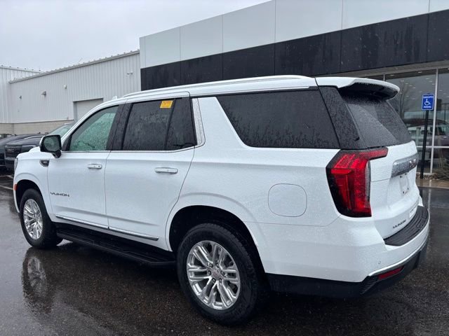 Used 2024 GMC Yukon SLT w/ SLT Luxury Package image 8
