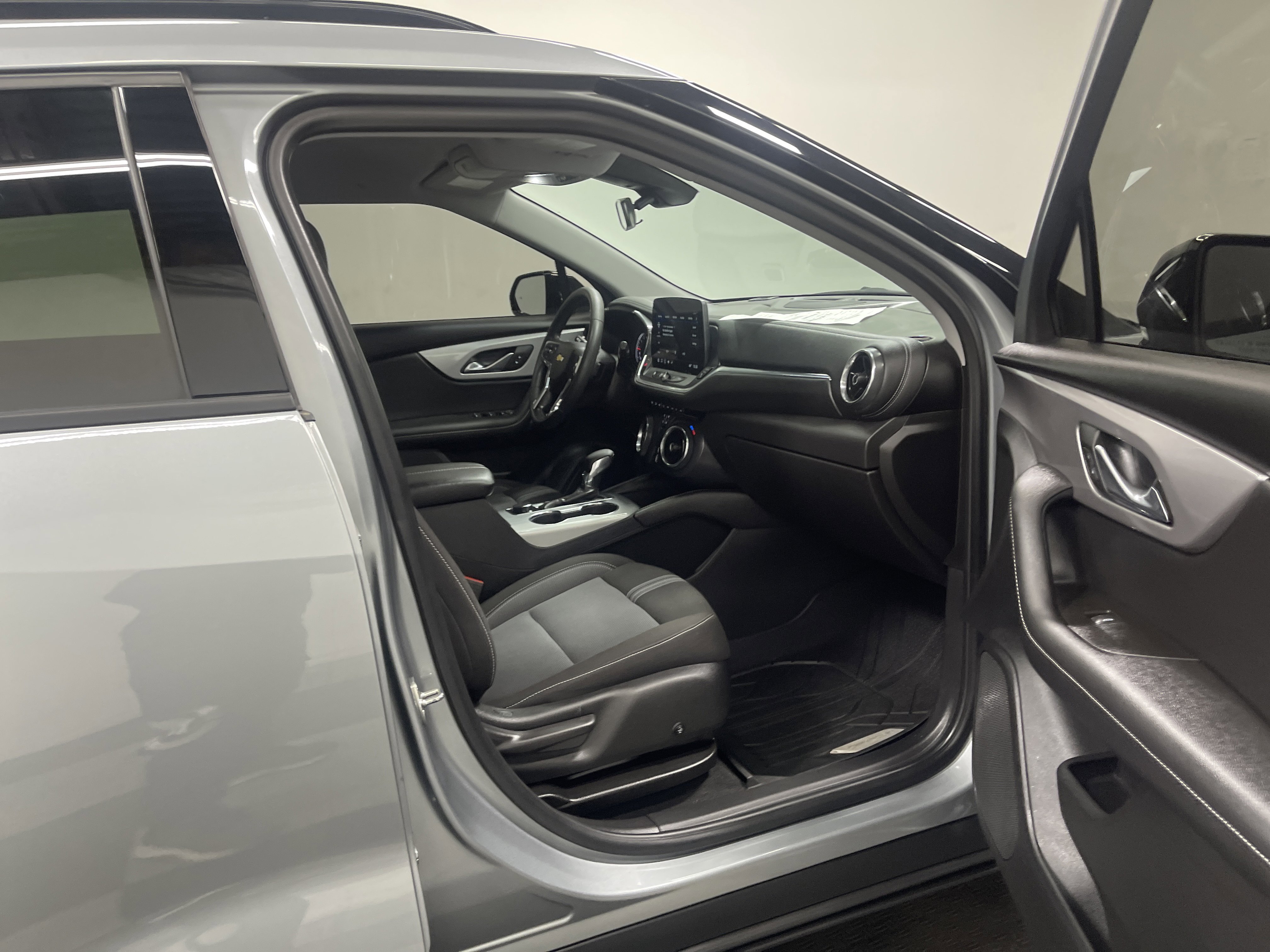 Used 2023 Chevrolet Blazer LT w/ Midnight/Sport Edition image 26