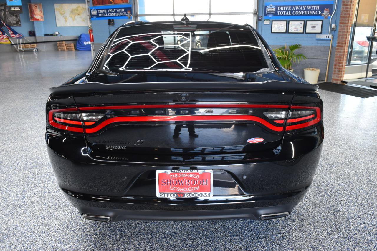 Used 2022 Dodge Charger SXT w/ Driver Convenience Group AWD/4WD image 4