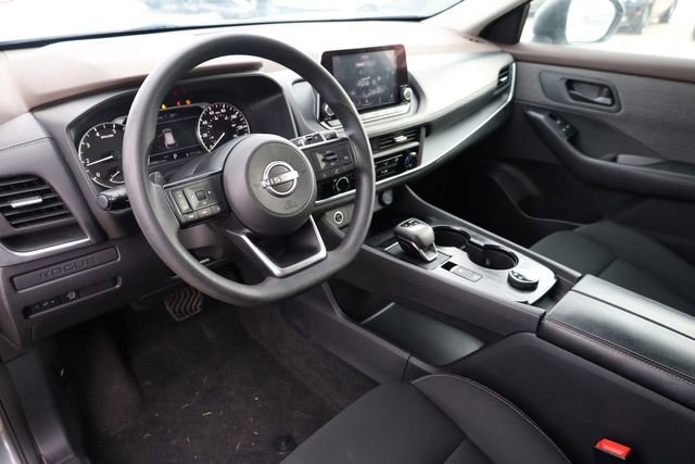 Used 2023 Nissan Rogue S image 9