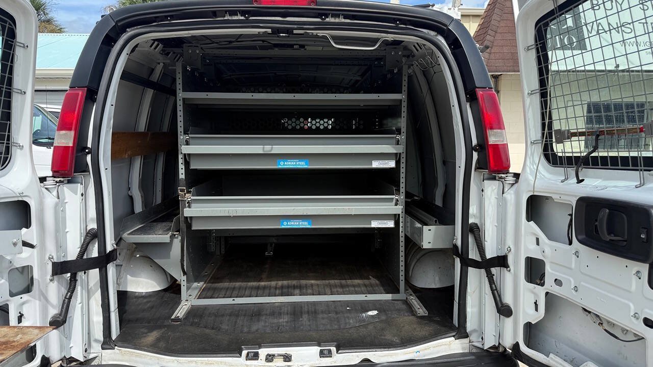 Used 2018 Chevrolet Express 2500 w/ Driver Convenience Package RWD image 18