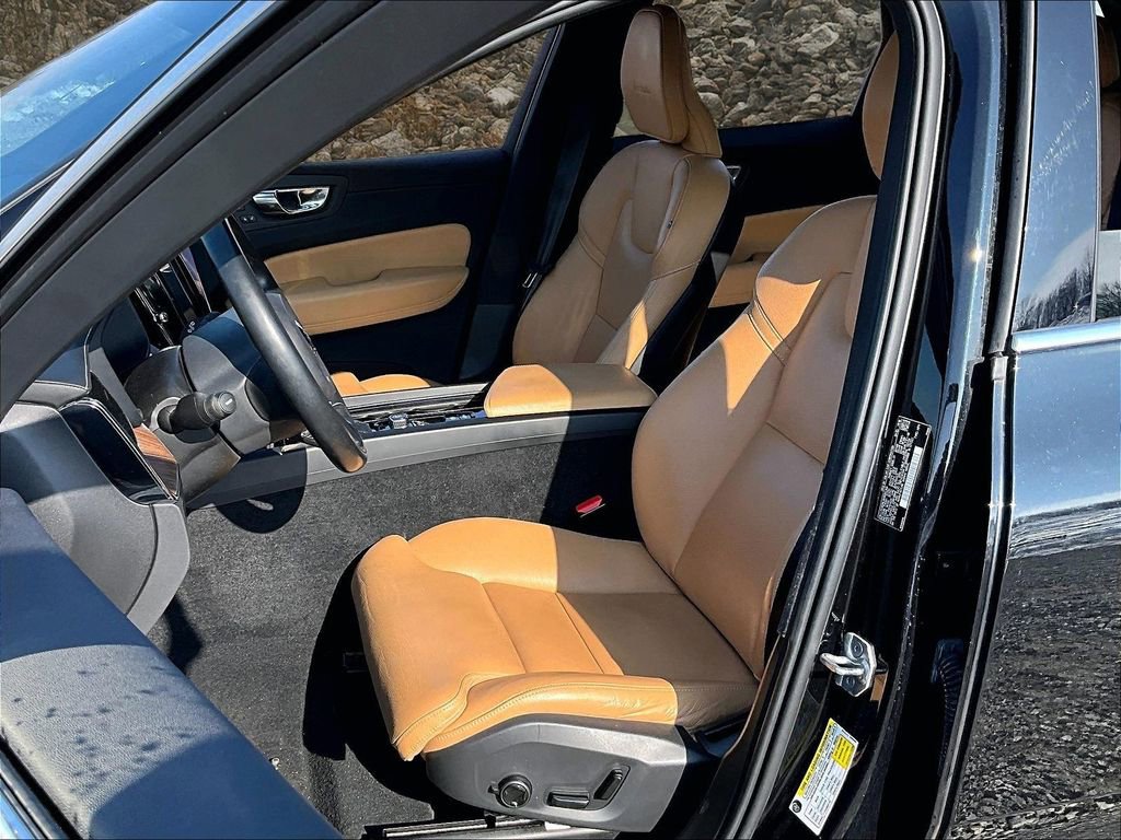 Used 2019 Volvo XC60 T5 Inscription w/ Protection Package image 23