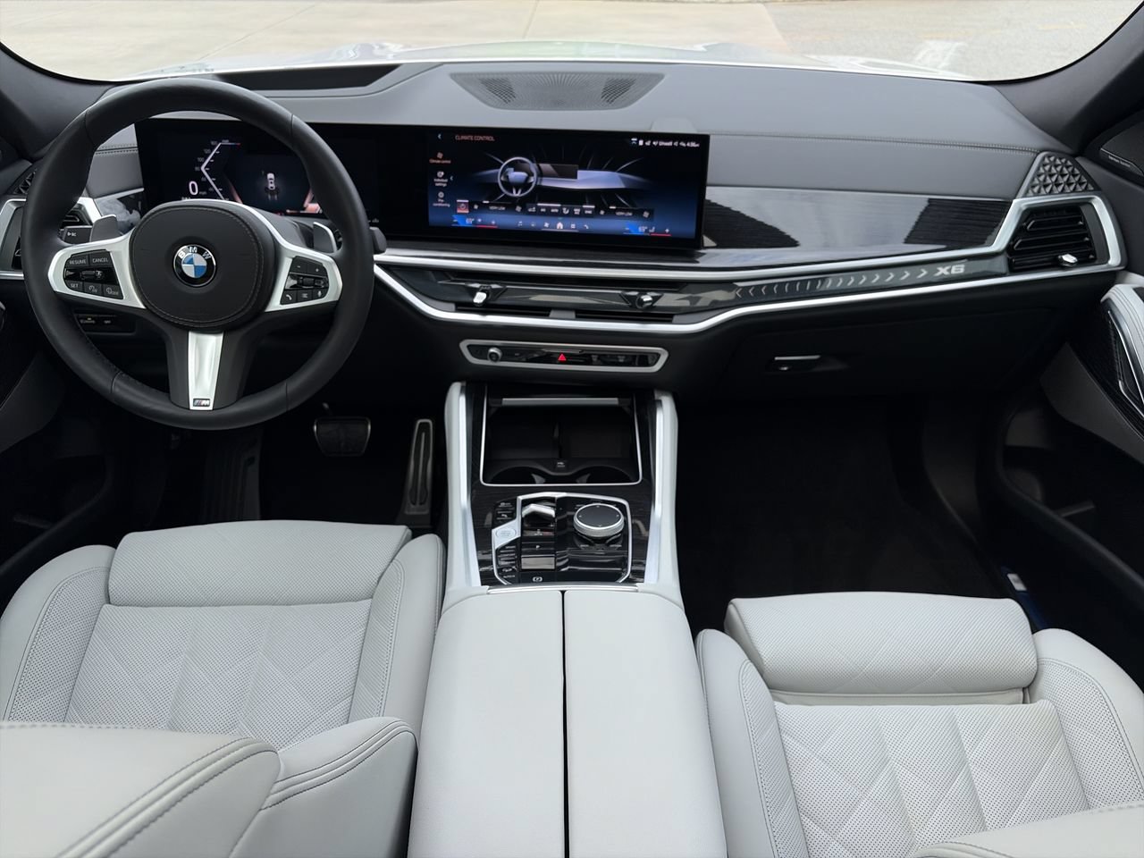 Used 2025 BMW X6 xDrive40i AWD/4WD image 29