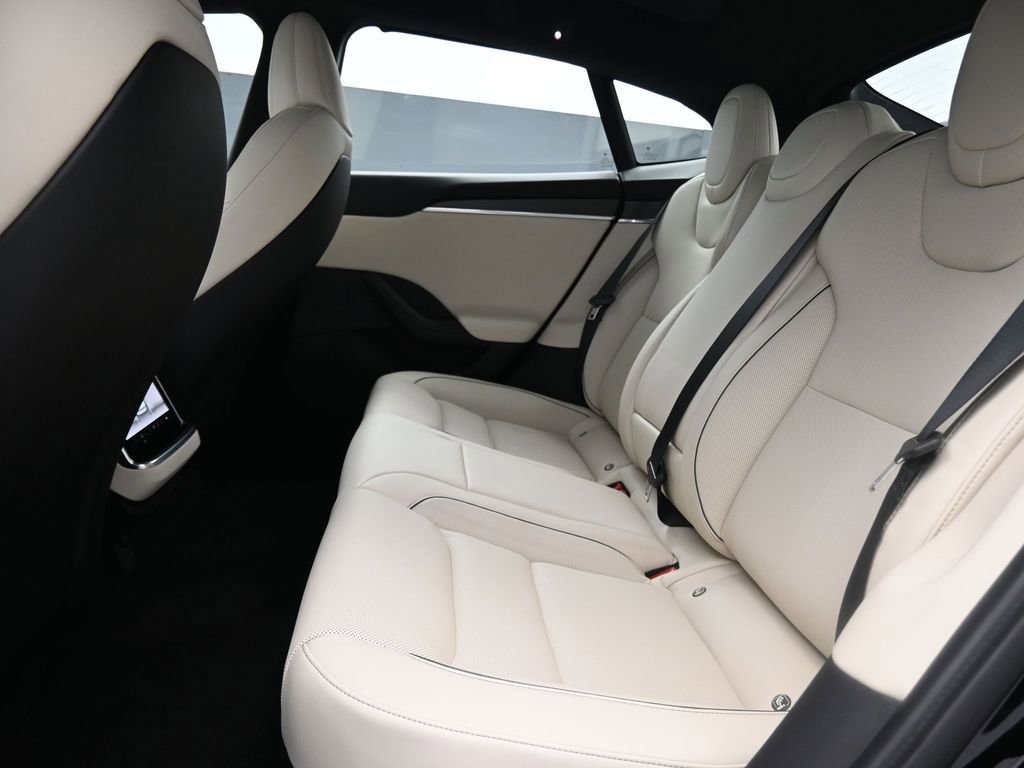 Used 2021 Tesla Model S Plaid image 18