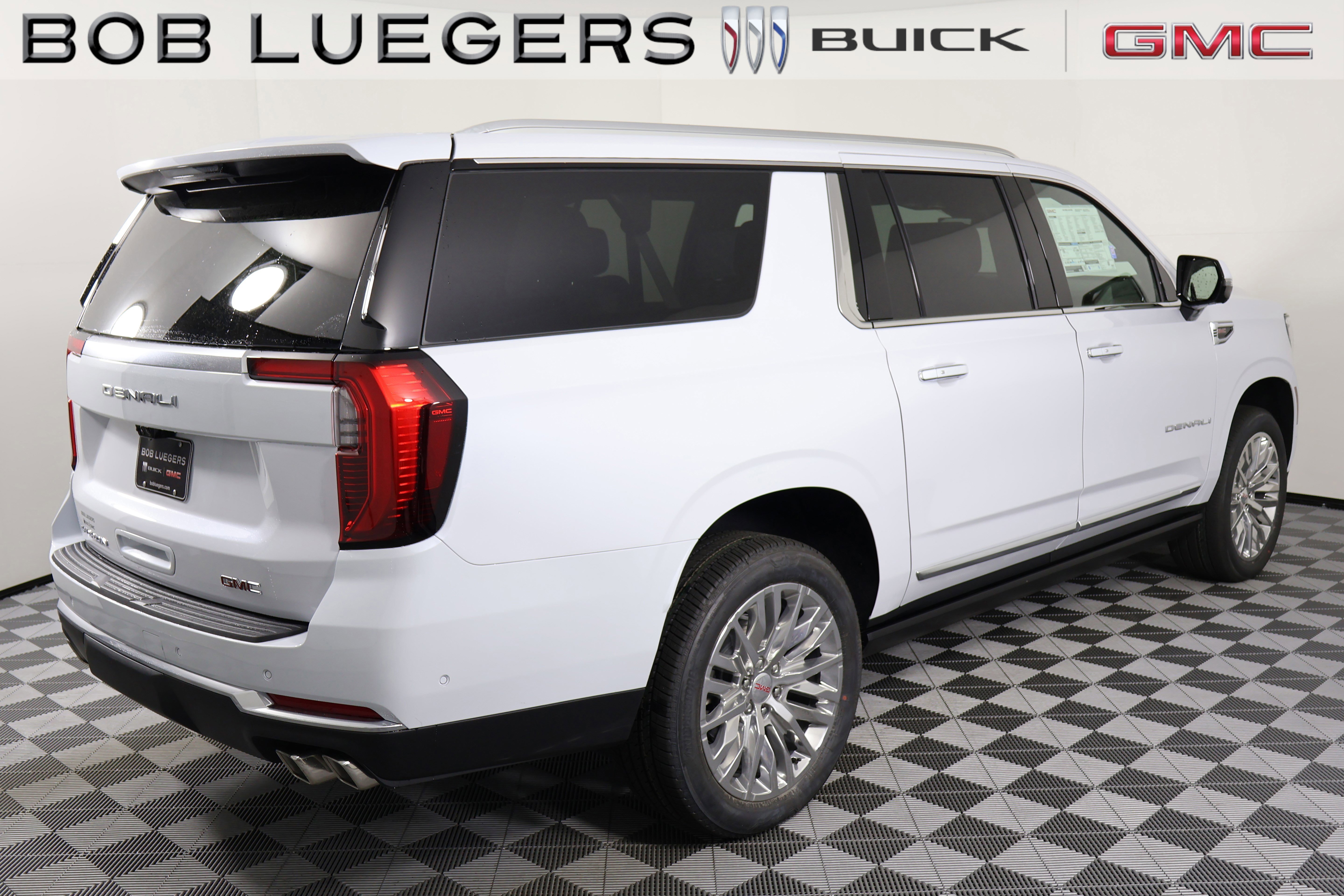 New 2026 GMC Yukon XL Denali w/ Denali Reserve Package AWD/4WD image 6