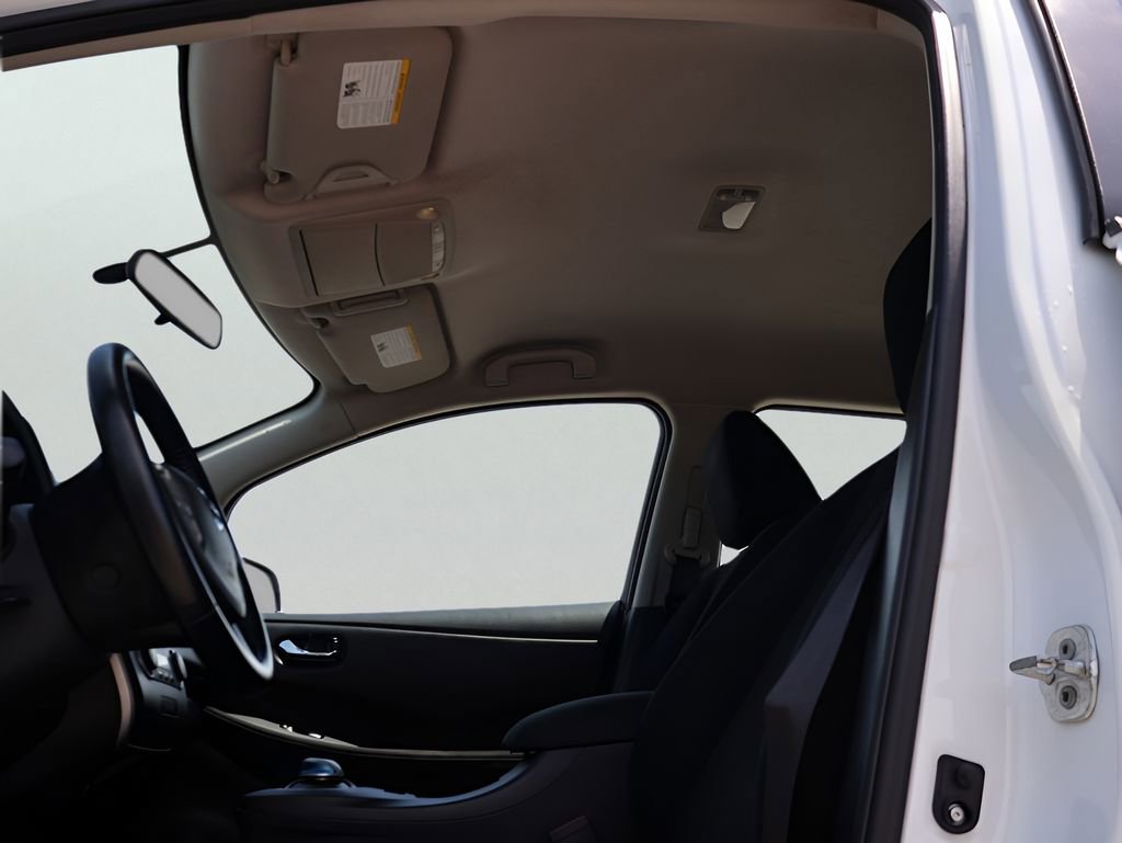 Used 2015 Nissan Leaf S FWD image 38