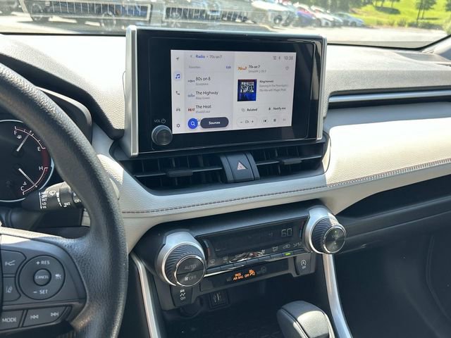 Used 2025 Toyota RAV4 XLE FWD image 25