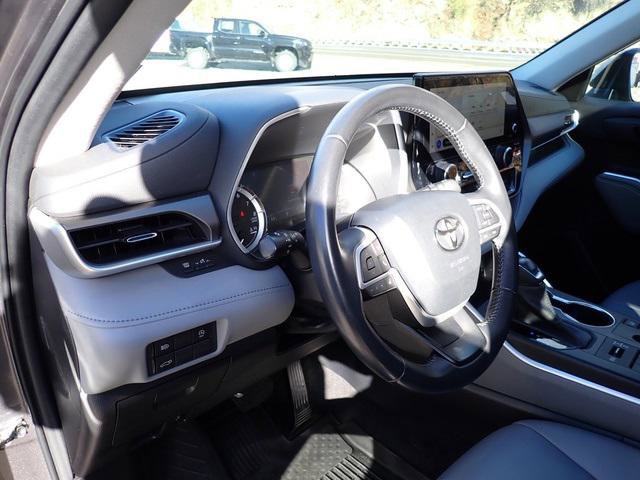 Certified 2023 Toyota Highlander XLE image 14