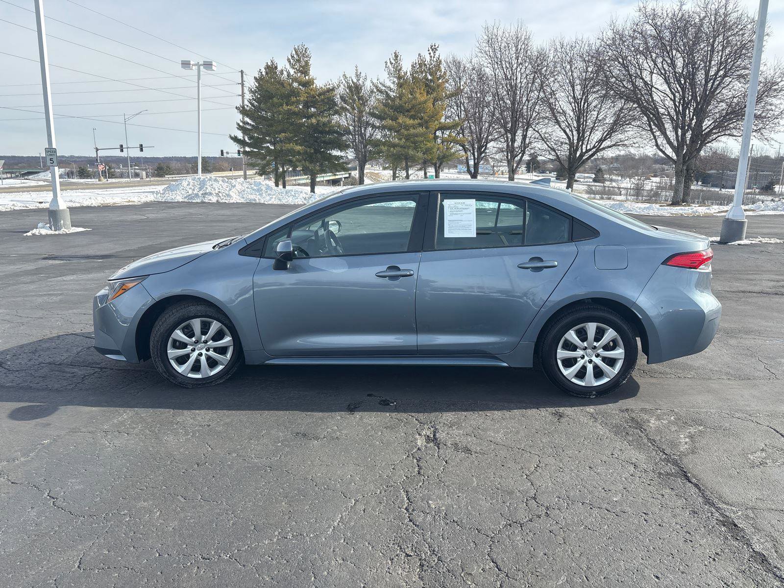 Used 2023 Toyota Corolla LE FWD image 5
