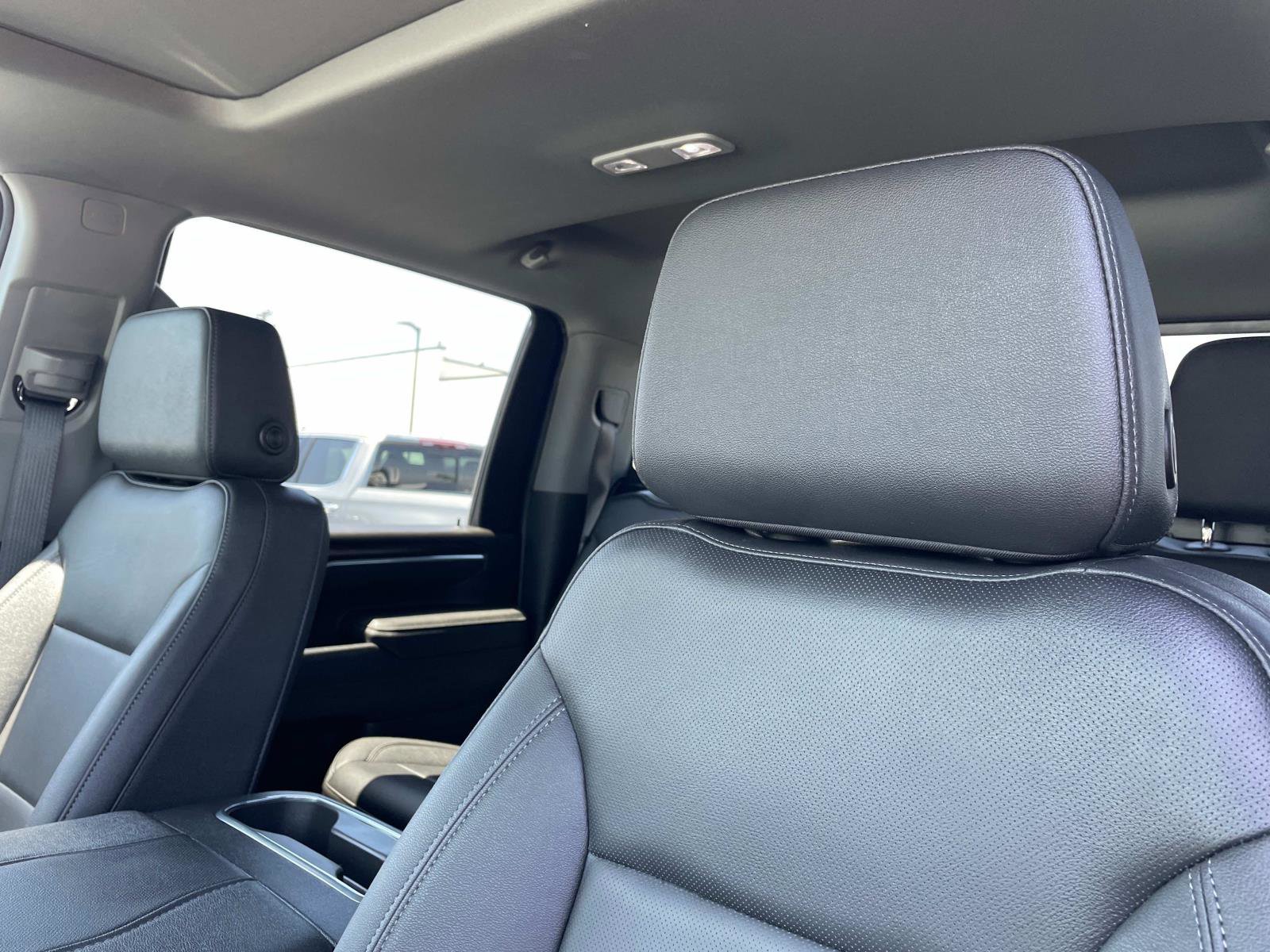 Used 2025 GMC Sierra 2500 SLT w/ SLT Premium Package image 24