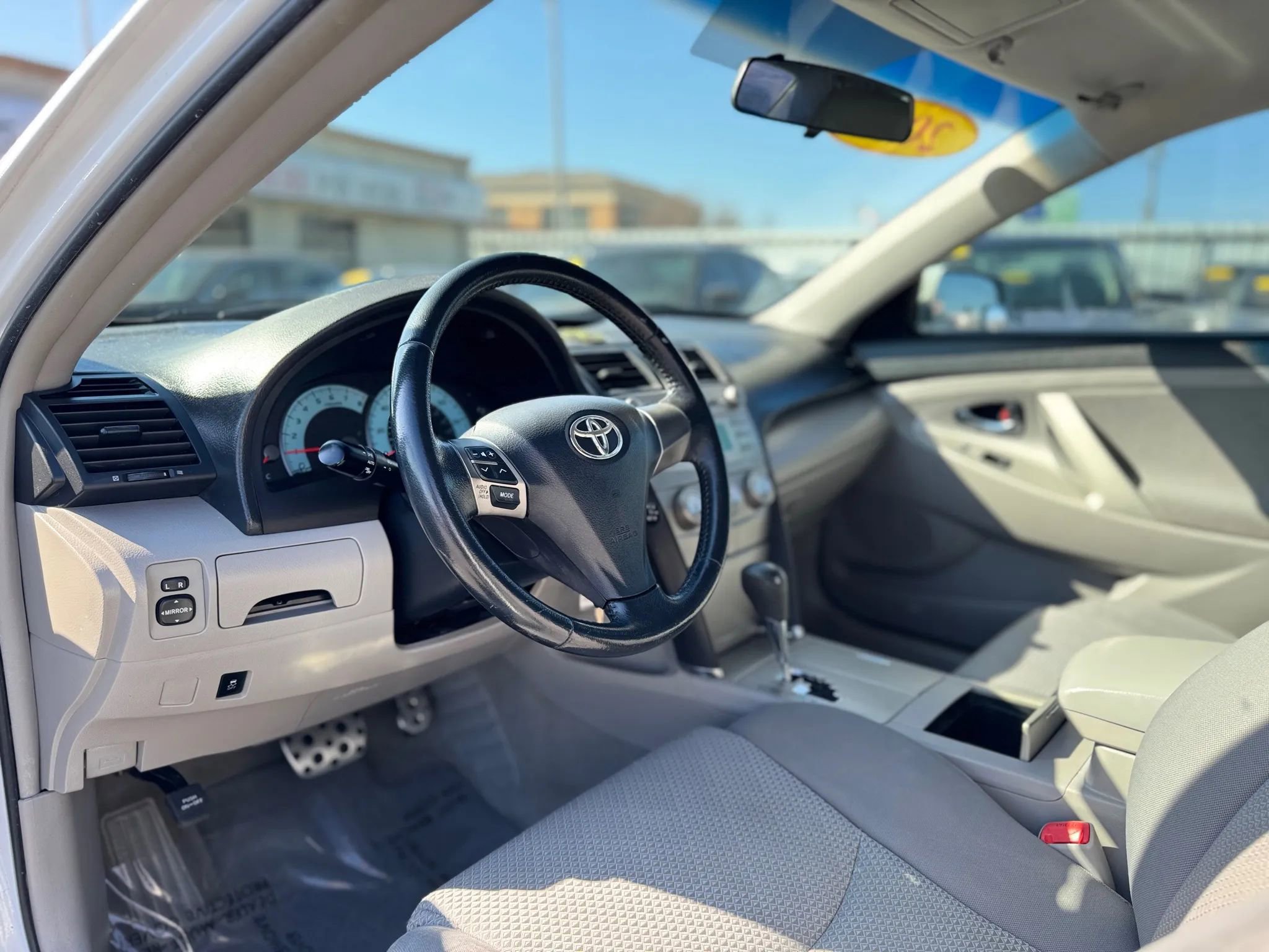 Used 2011 Toyota Camry SE w/ Fleet Convenience Pkg FWD image 12