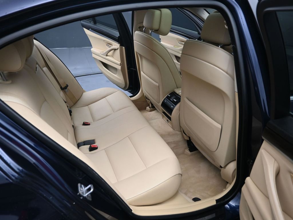 Used 2013 BMW 528i xDrive Sedan image 32