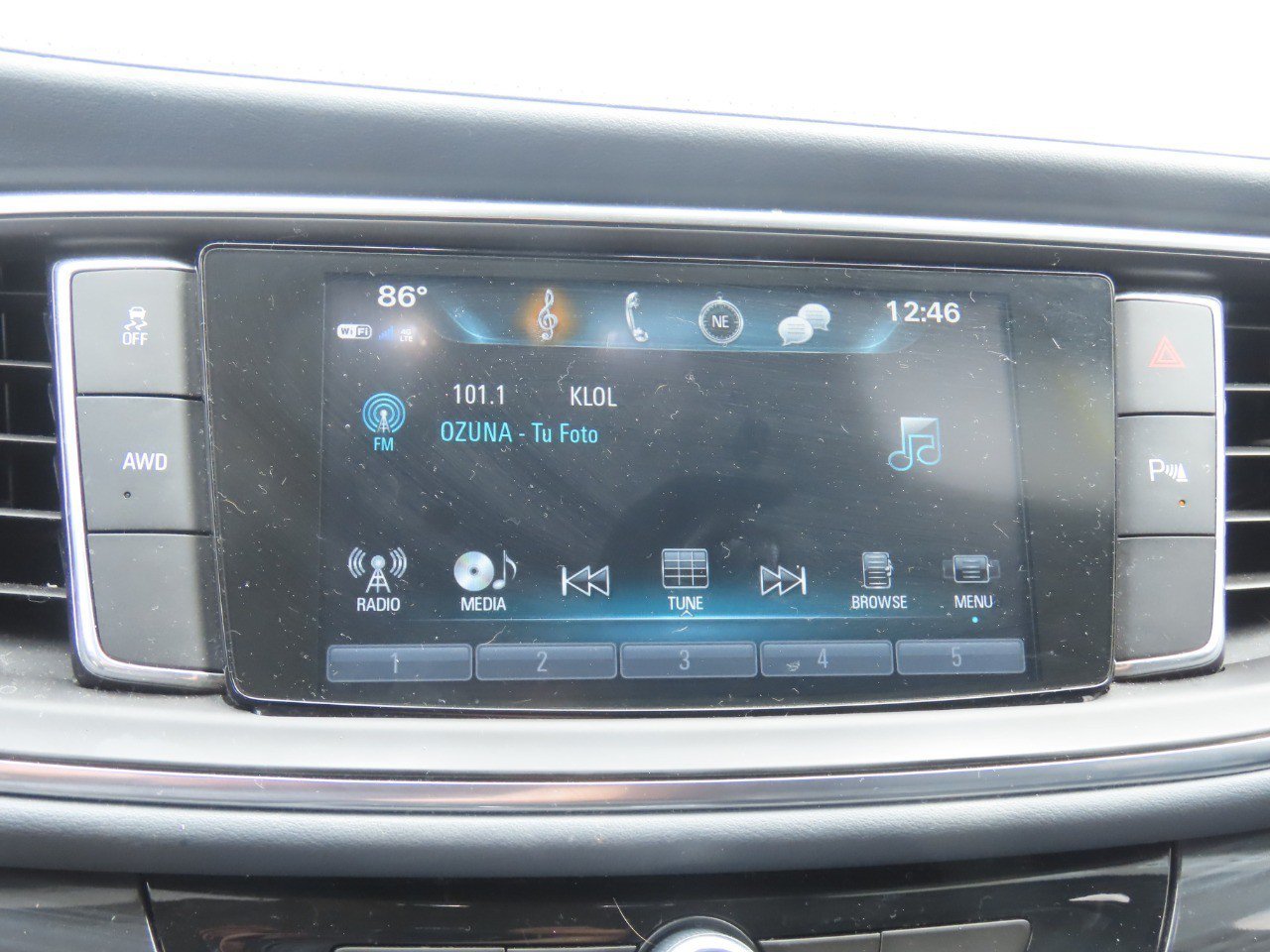 Used 2019 Buick Enclave Essence AWD/4WD image 30