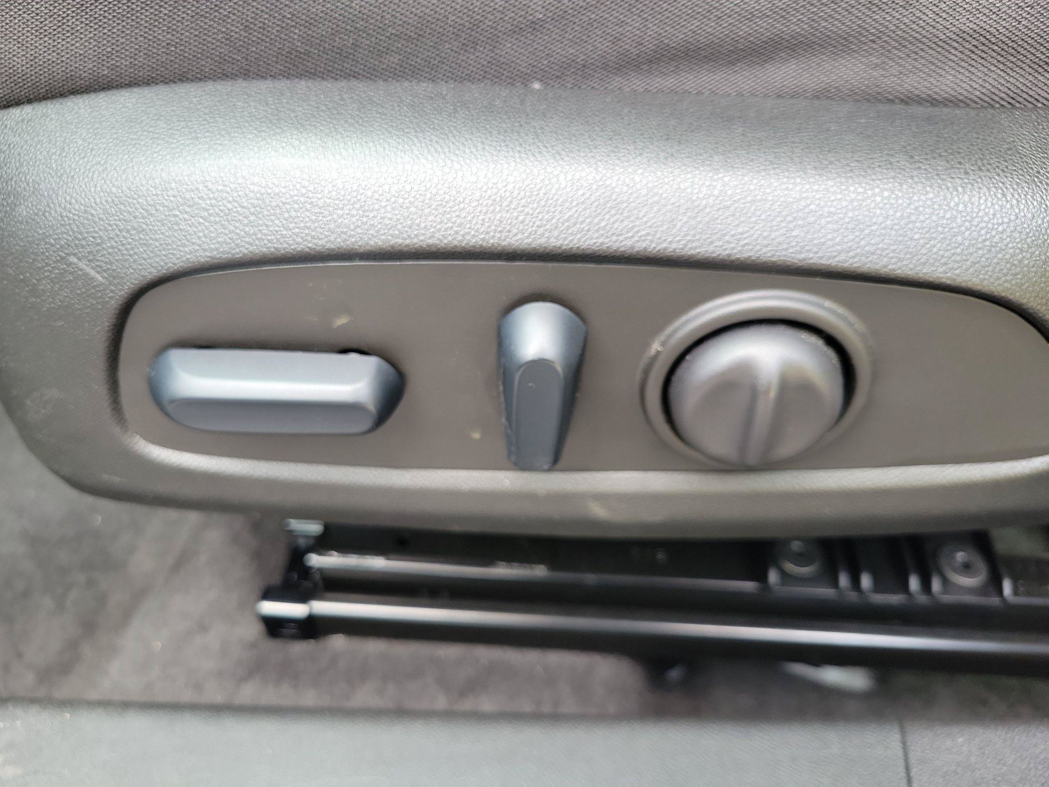 Used 2024 Chevrolet Malibu LT FWD image 7