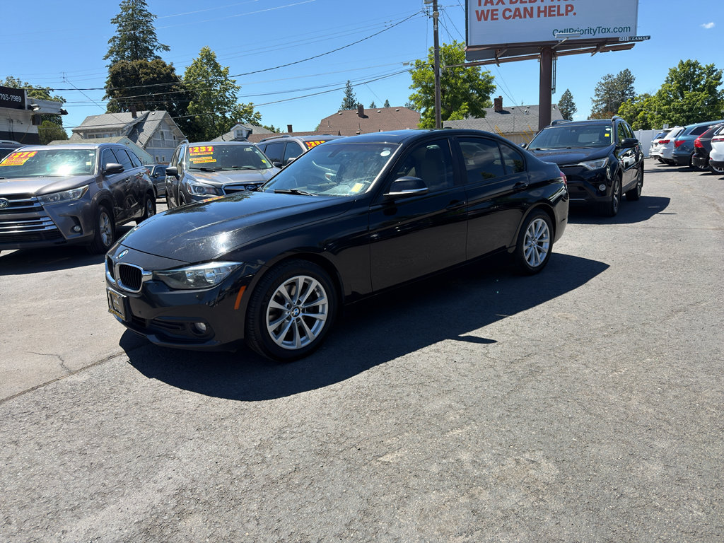 Used 2016 BMW 320i xDrive Sedan AWD/4WD image 2