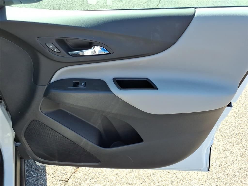Used 2023 Chevrolet Equinox LT w/ Driver Convenience Package image 17