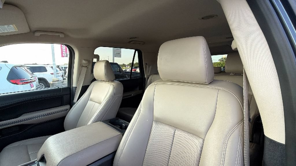 Used 2023 Ford Expedition Max XLT AWD/4WD image 16