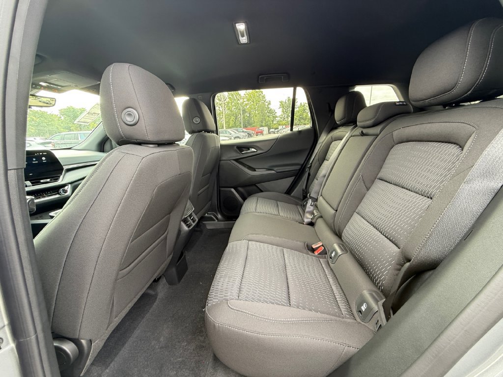 New 2027 Chevrolet Equinox LT w/ Safety and Technology Package AWD/4WD image 24