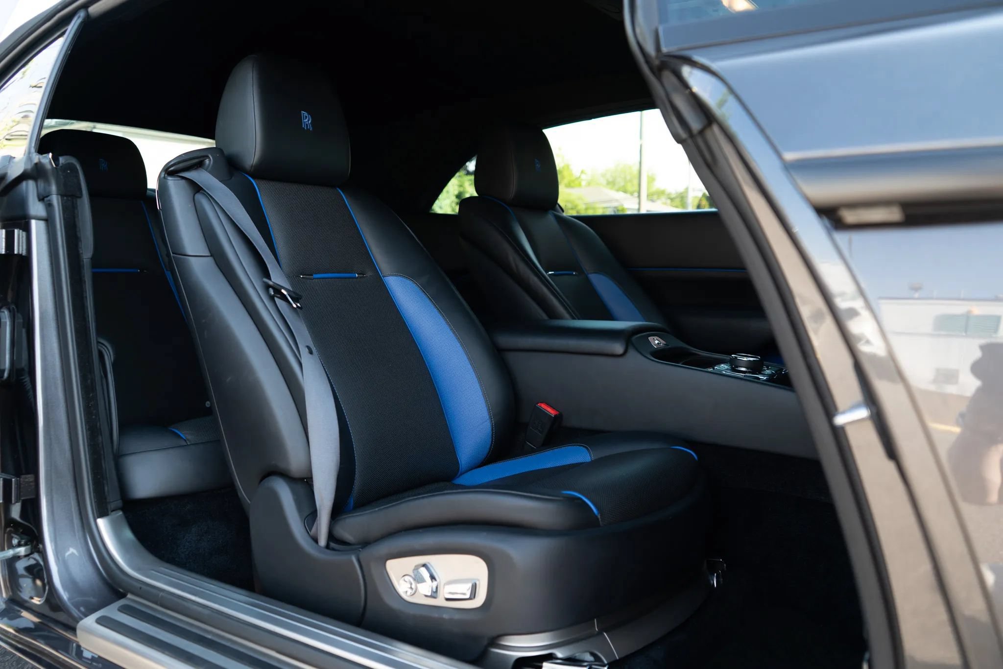 Used 2017 Rolls-Royce Dawn RWD image 65