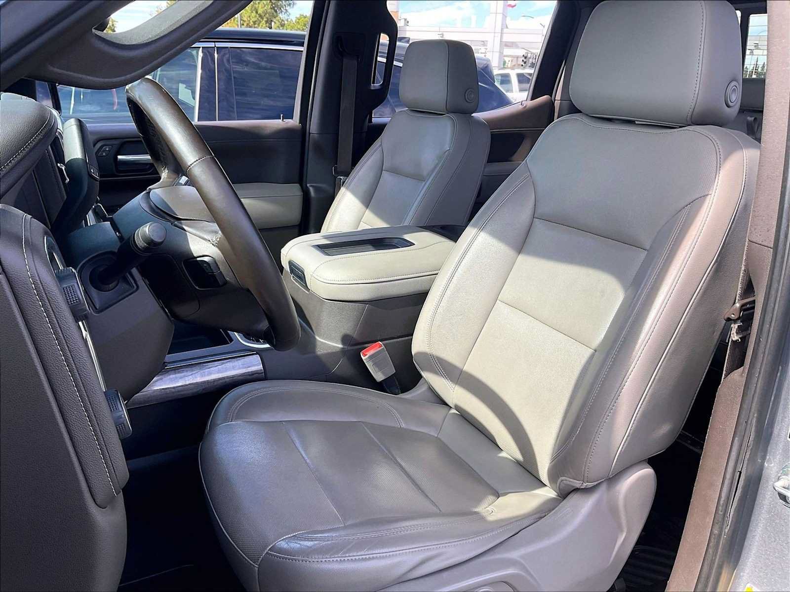 Used 2019 Chevrolet Silverado 1500 LTZ w/ LTZ Plus Package AWD/4WD image 27