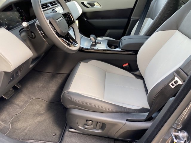 New 2026 Land Rover Range Rover Velar Dynamic SE image 18