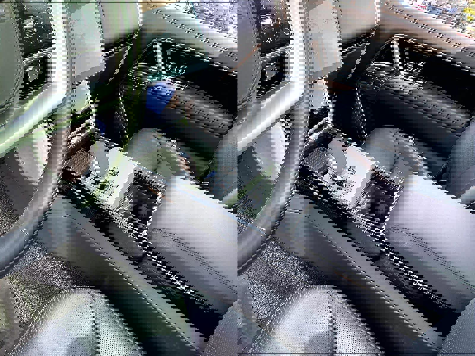 Used 2024 Land Rover Range Rover SE image 19