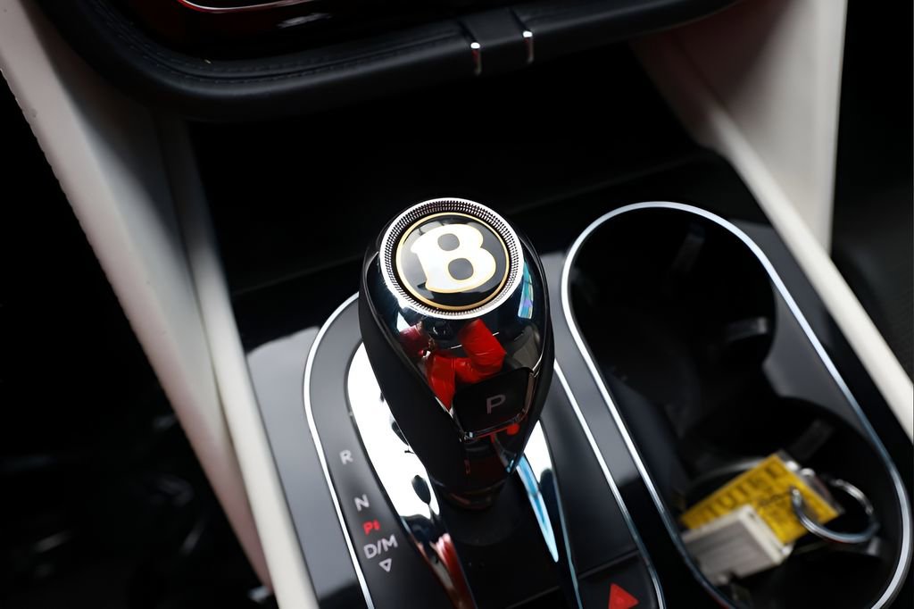 Used 2020 Bentley Bentayga Design Series image 48