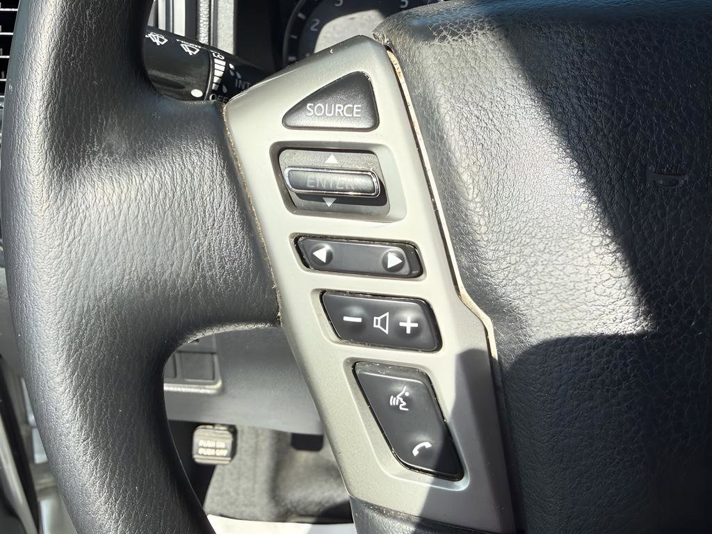 Used 2022 Nissan Titan S image 17