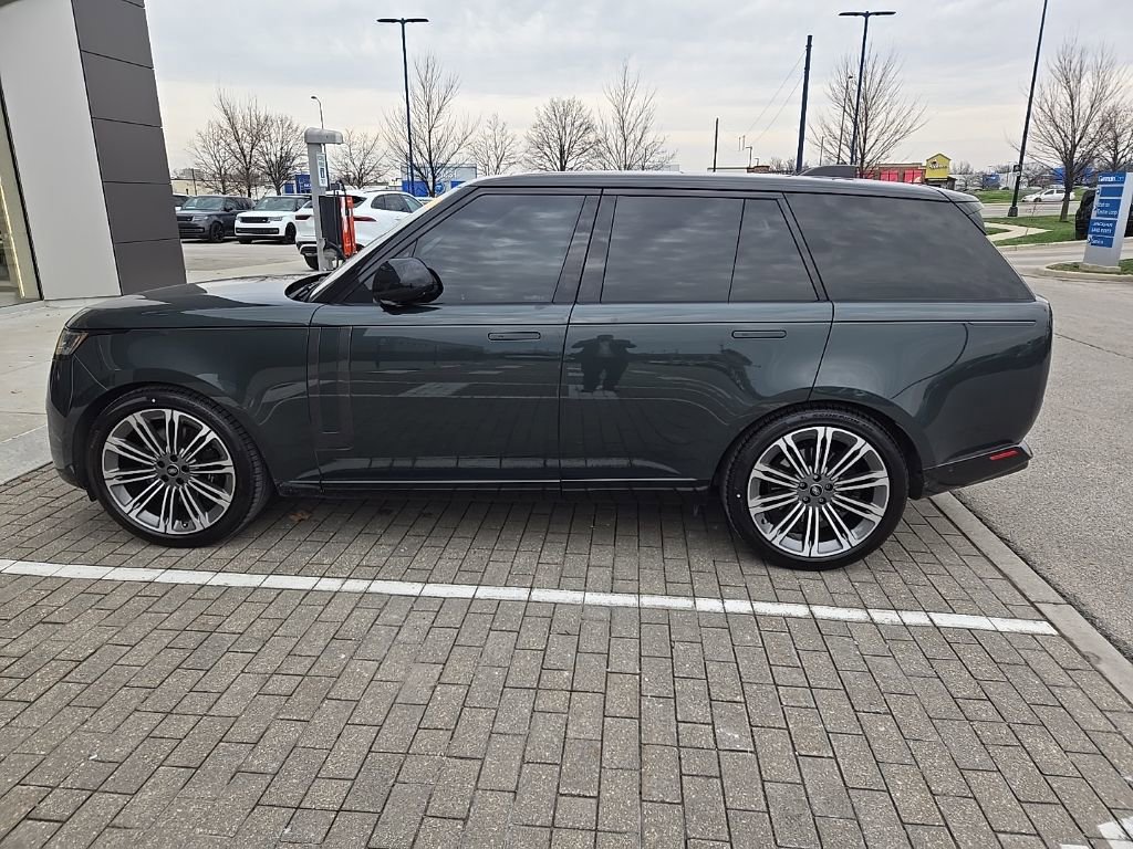 Used 2023 Land Rover Range Rover SE image 8