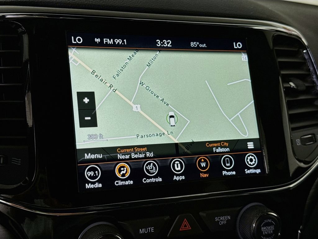 Used 2022 Jeep Grand Cherokee Laredo X AWD/4WD image 6