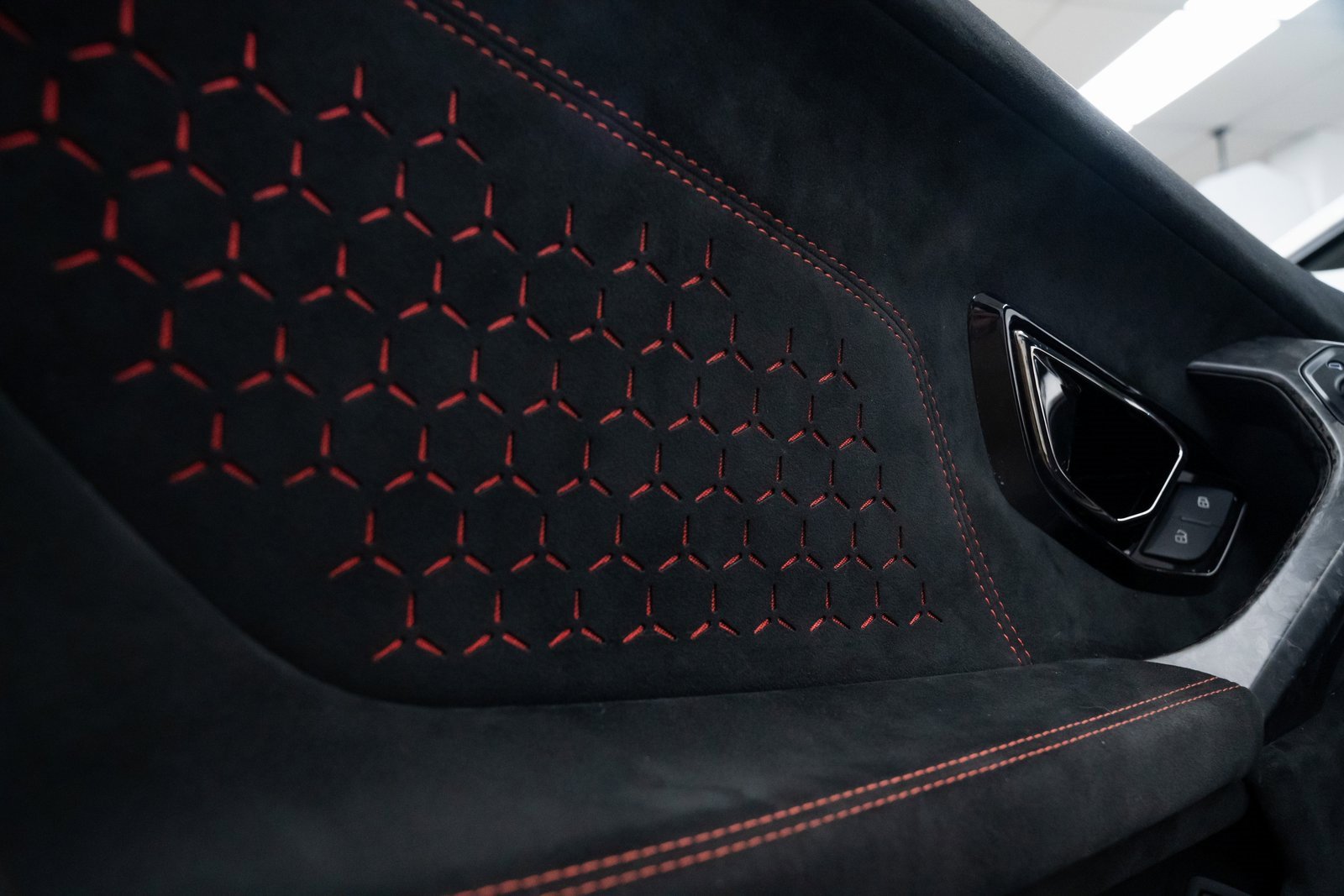 Used 2018 Lamborghini Huracan Performante image 20