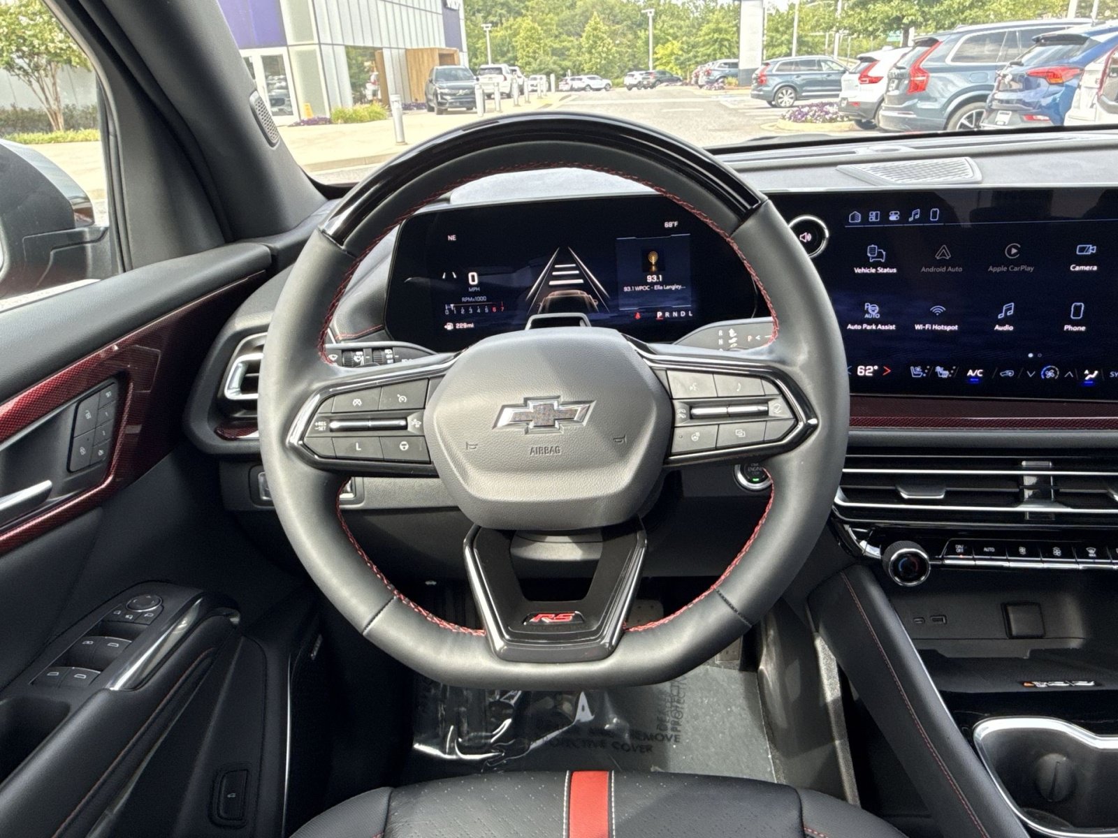 Used 2024 Chevrolet Traverse RS FWD image 16