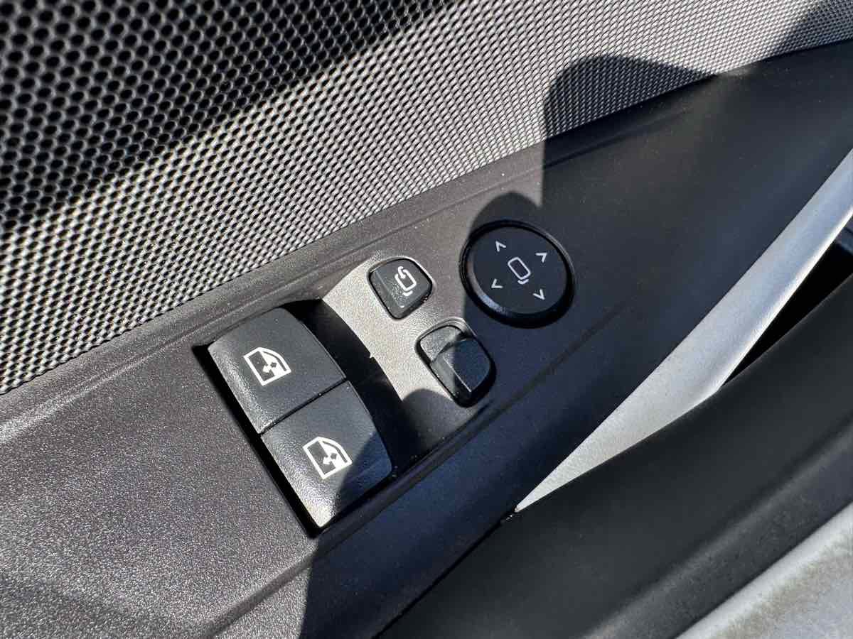 Used 2022 BMW M4 Competition w/ Executive Package RWD image 33