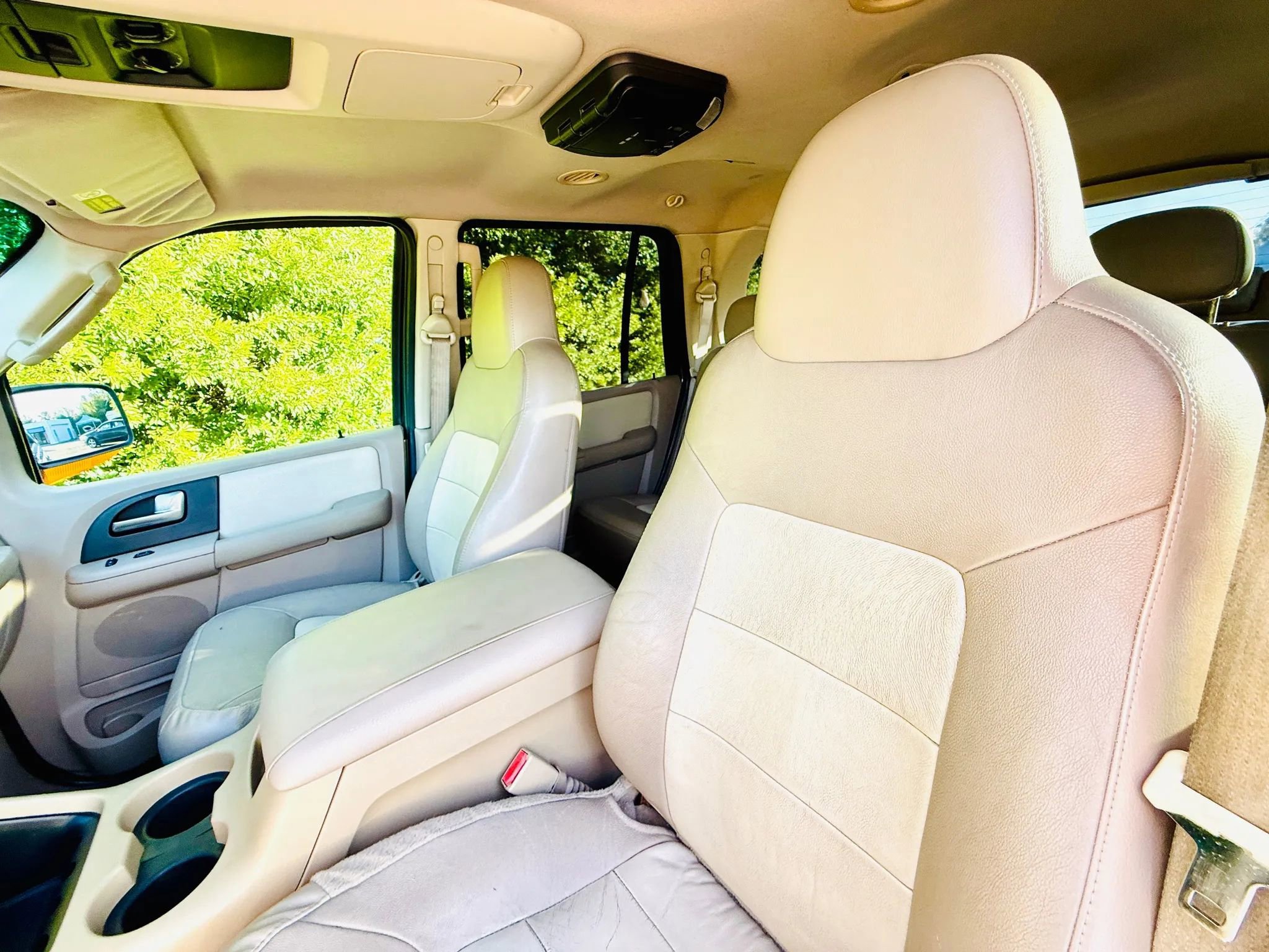 Used 2004 Ford Expedition Eddie Bauer image 48