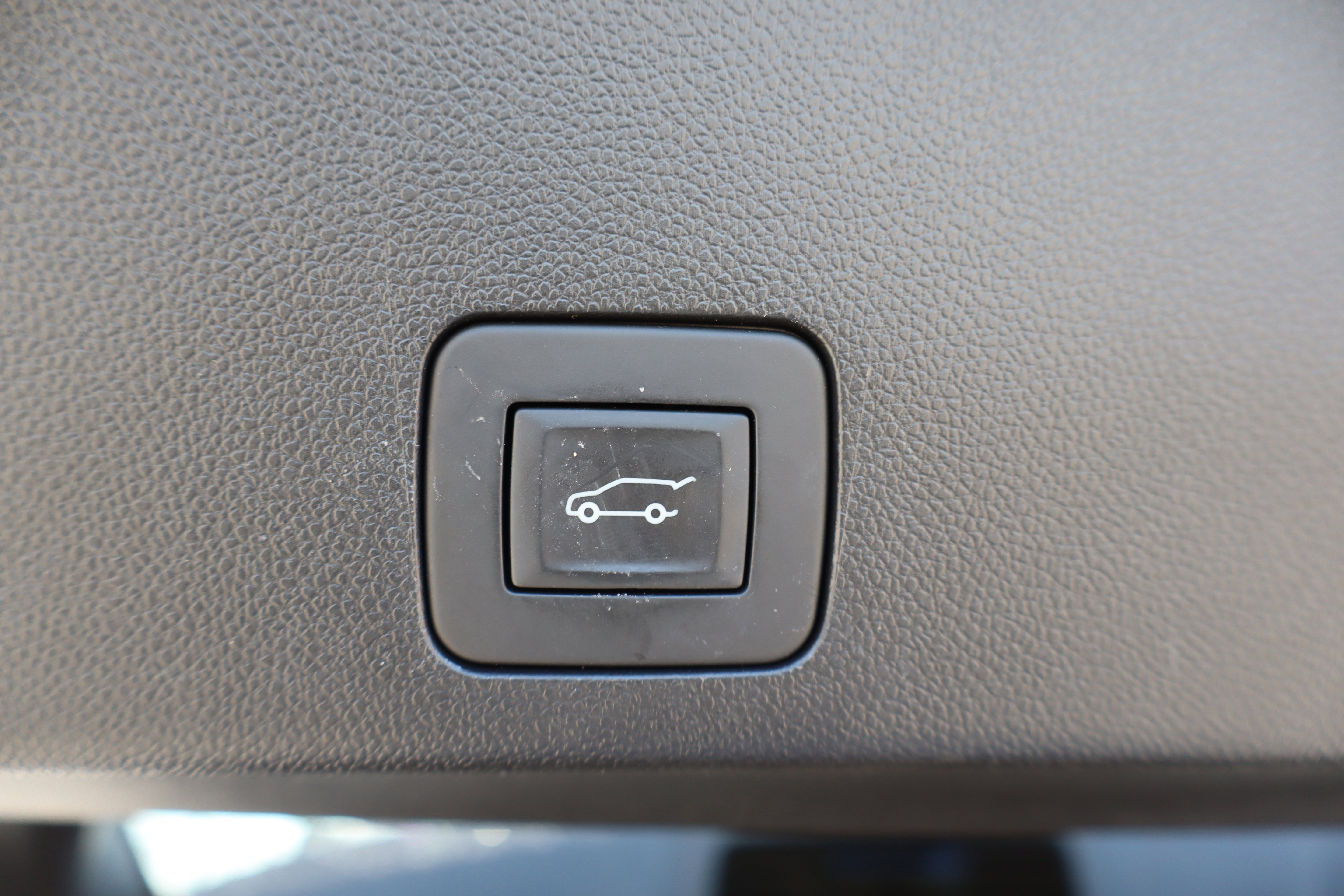 Used 2023 Buick Encore GX Essence w/ Advanced Technology Package image 25