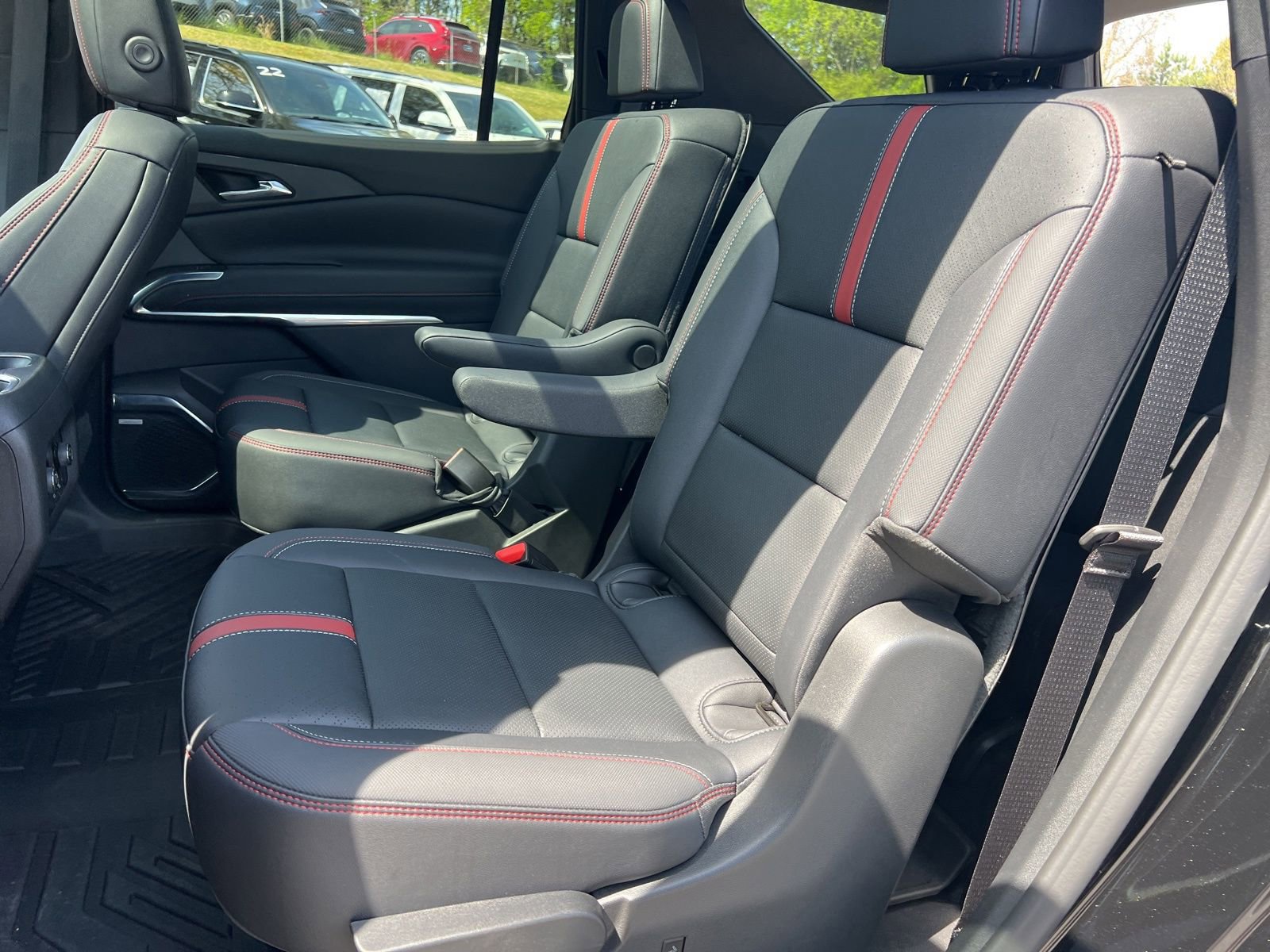 Used 2024 Chevrolet Traverse RS image 29