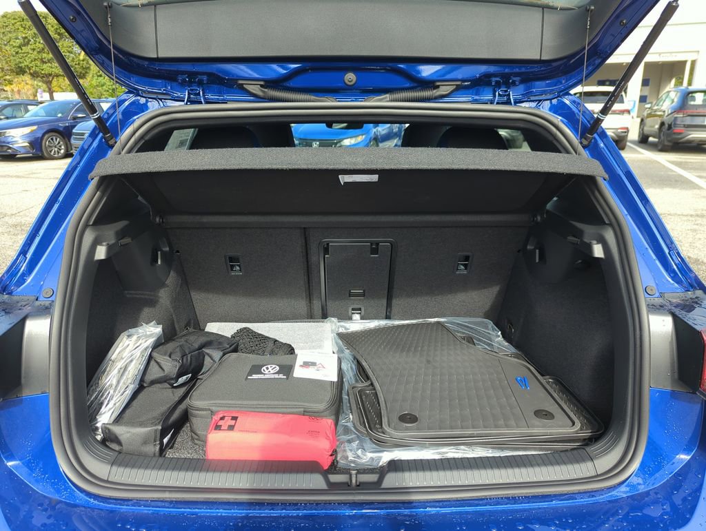 New 2026 Volkswagen Golf w/ Euro Style Package image 21