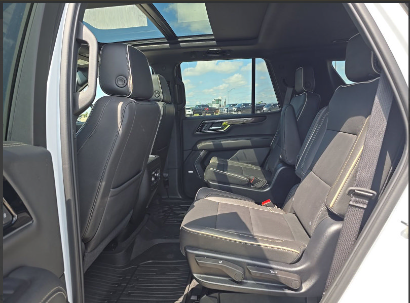 Used 2025 GMC Yukon Elevation w/ LPO, Elevation Black Package AWD/4WD image 5