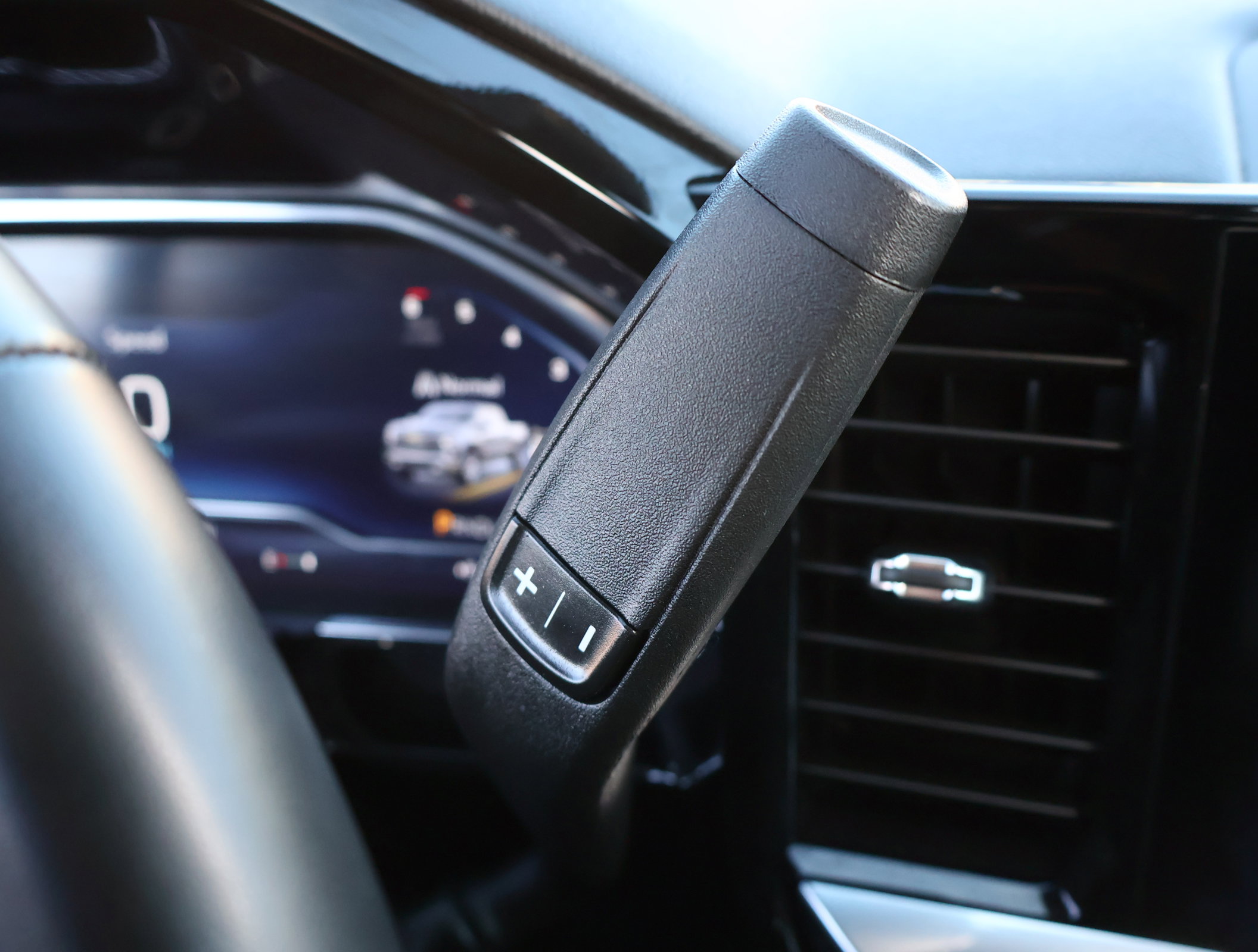 Used 2025 Chevrolet Silverado 1500 LT image 16