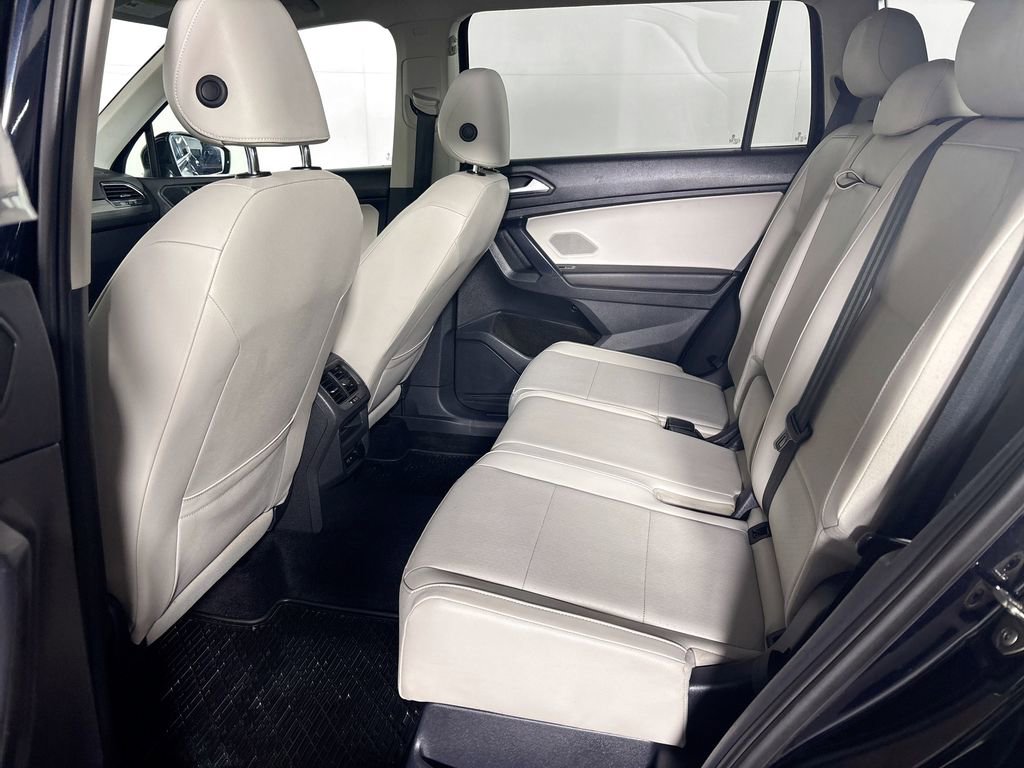 Used 2021 Volkswagen Tiguan SE image 19