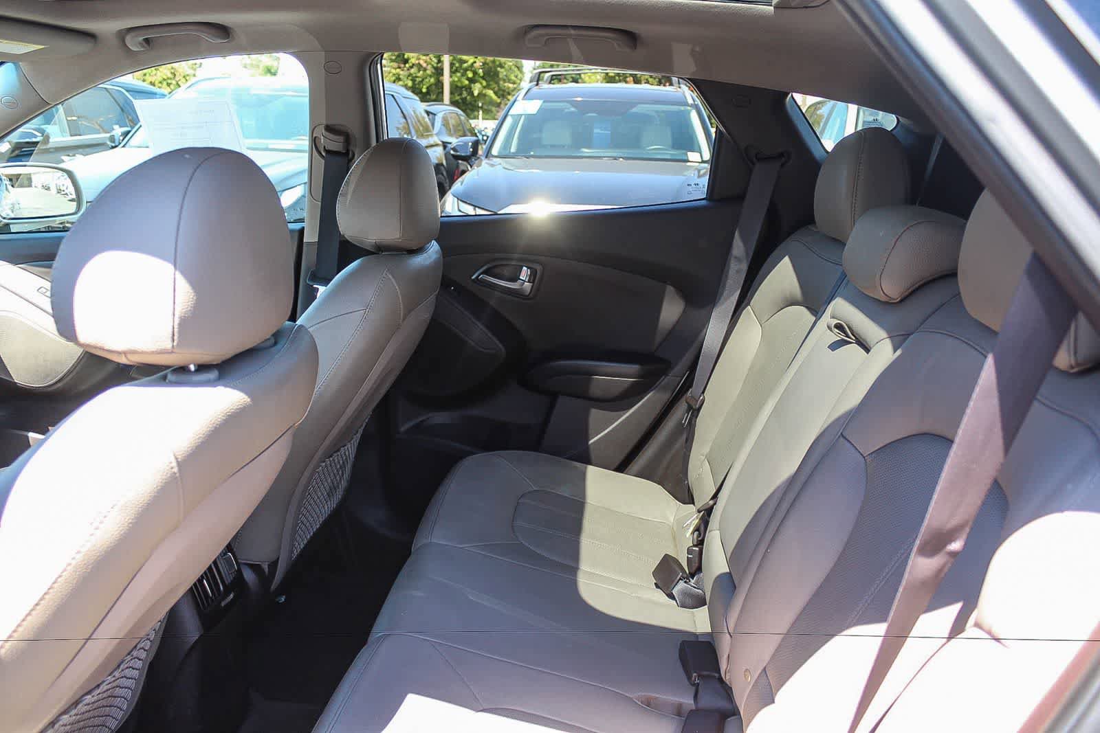 Used 2015 Hyundai Tucson Limited w/ Option Group 03 FWD image 26