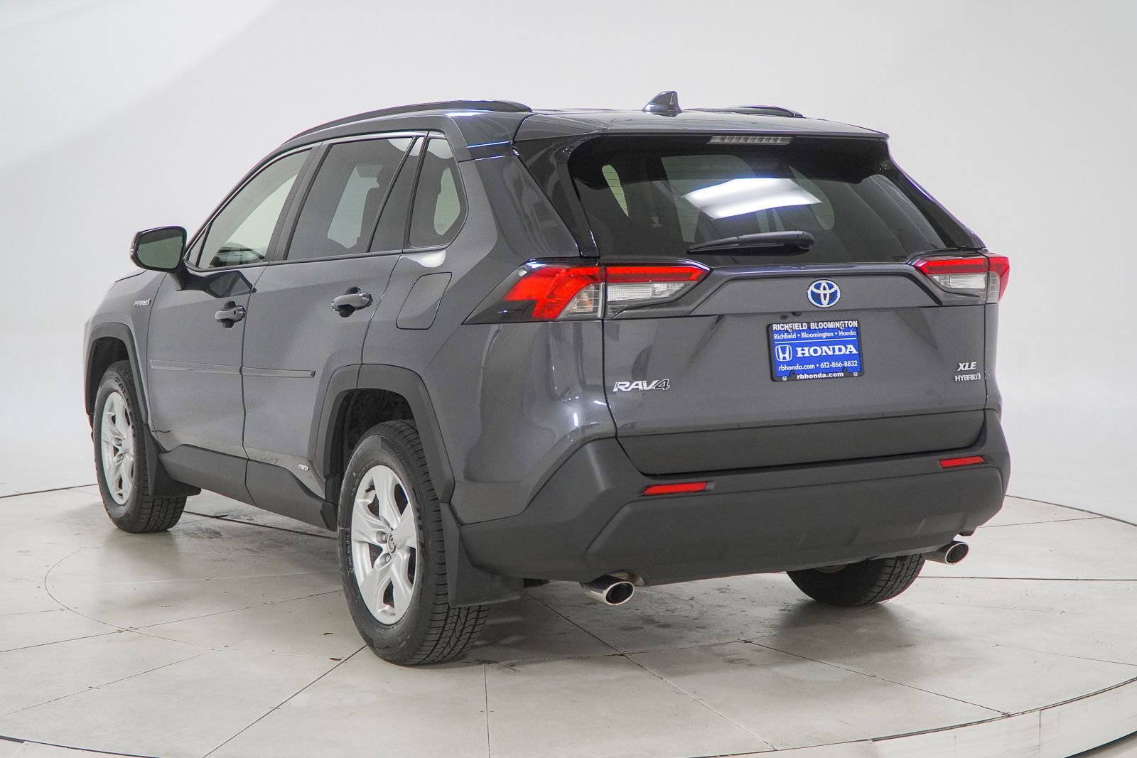 Used 2020 Toyota RAV4 XLE w/ Convenience Package AWD/4WD image 7