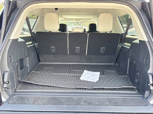 New 2026 Lincoln Navigator L Reserve w/ Jet Appearance Package AWD/4WD image 12