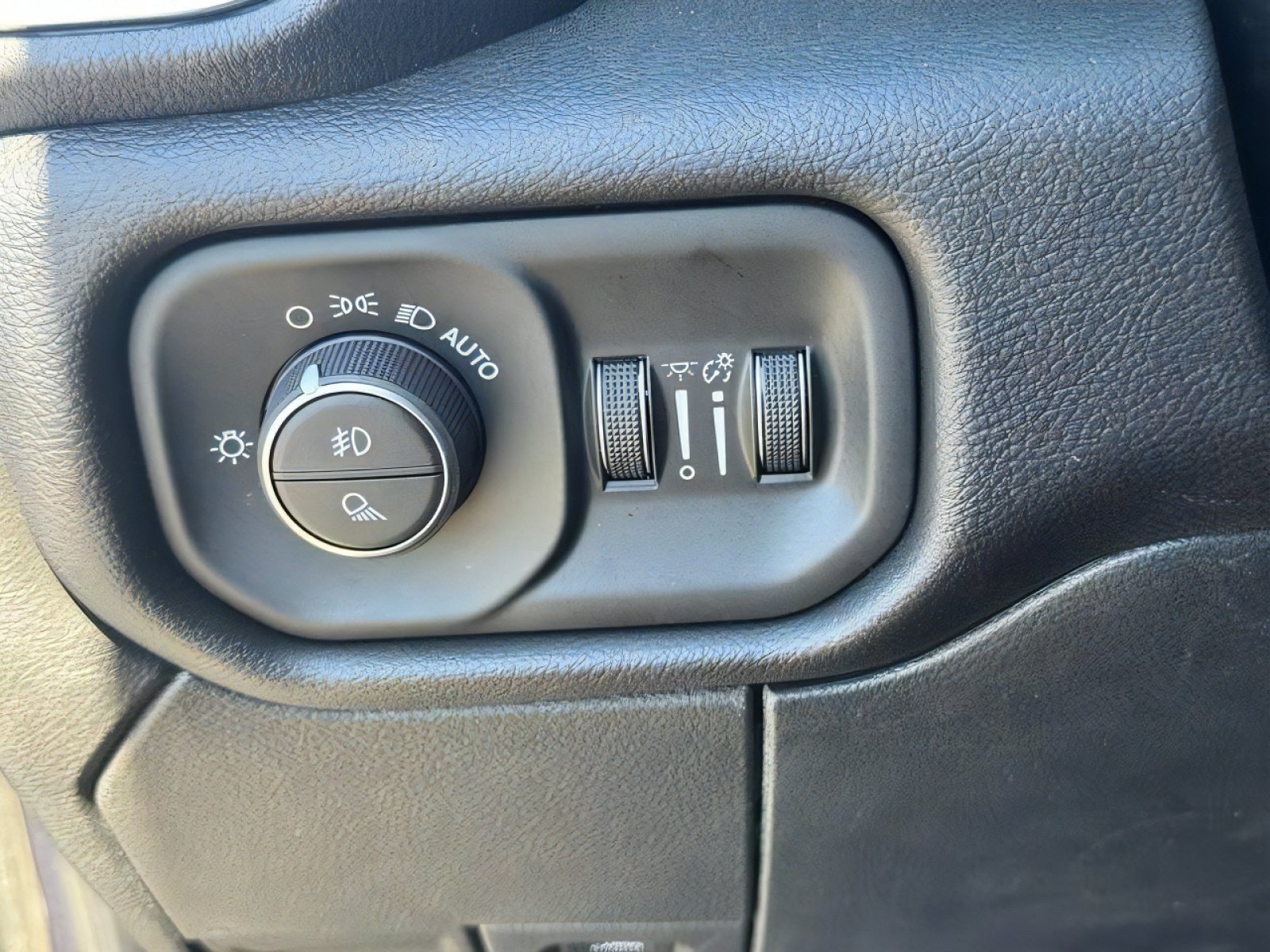 New 2026 RAM 2500 Laramie w/ Night Edition AWD/4WD image 23
